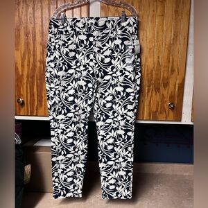 Womens NWT Old Navy high rise pixie skinny pants size 14